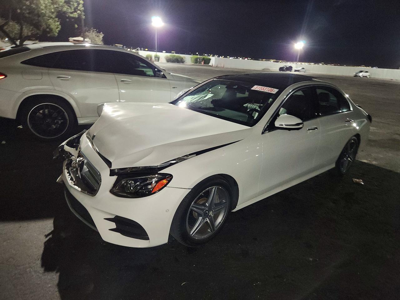 2019 Mercedes-Benz E 300 - zdjęcie główne