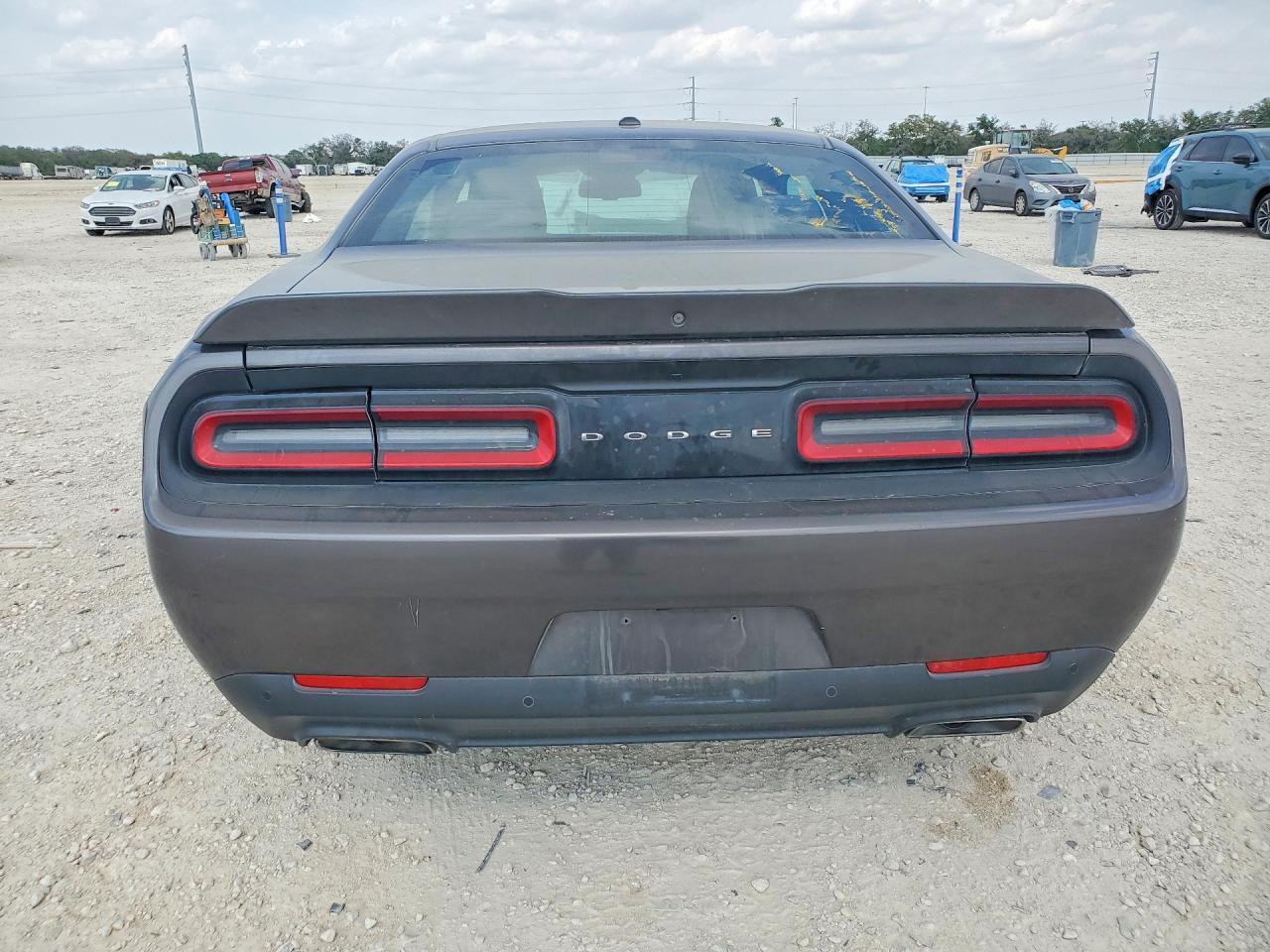2020 Dodge Challenger R - zdjęcie 6