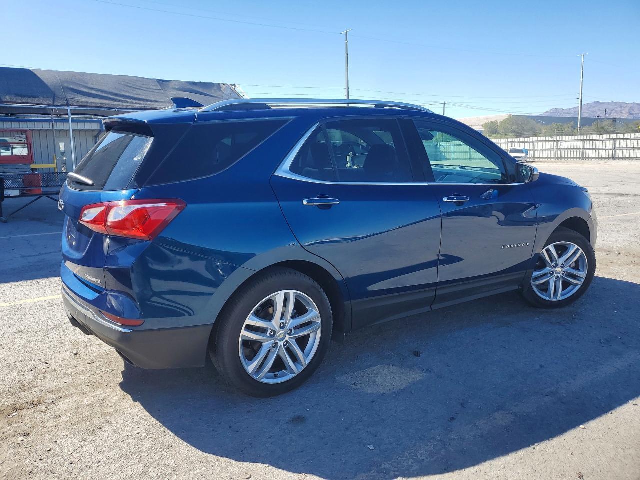 2020 Chevrolet Equinox Premier - zdjęcie 3