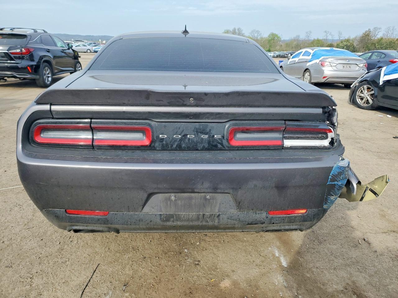 2022 Dodge Challenger R - zdjęcie 6