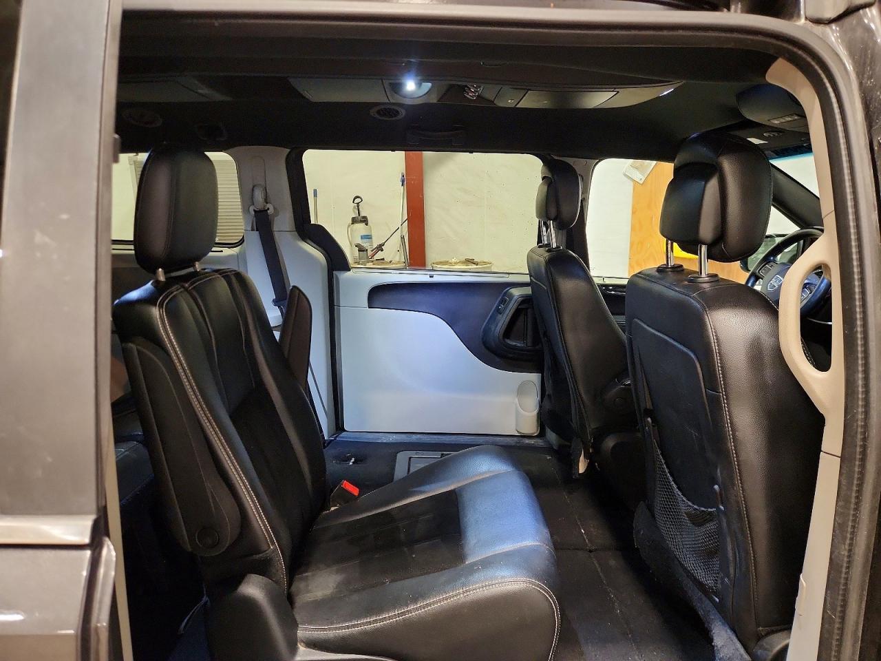 2016 Dodge Grand Caravan Sxt - zdjęcie 11