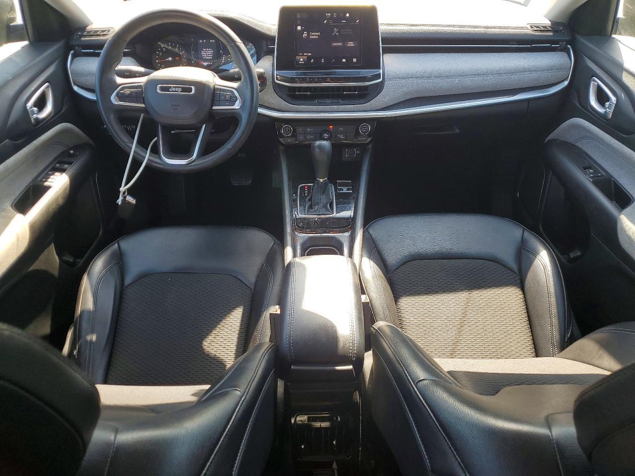 2022 Jeep Compass Latitude - zdjęcie 8