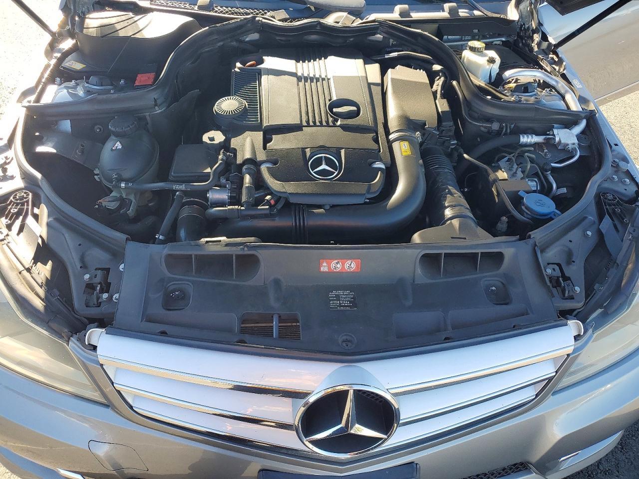 2013 Mercedes-Benz C 250 - zdjęcie 11