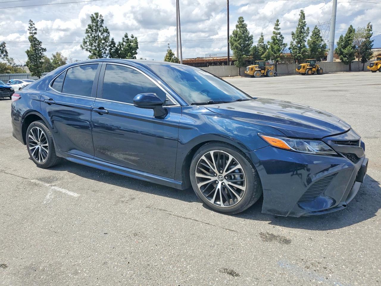 2019 Toyota Camry Se - zdjęcie 4