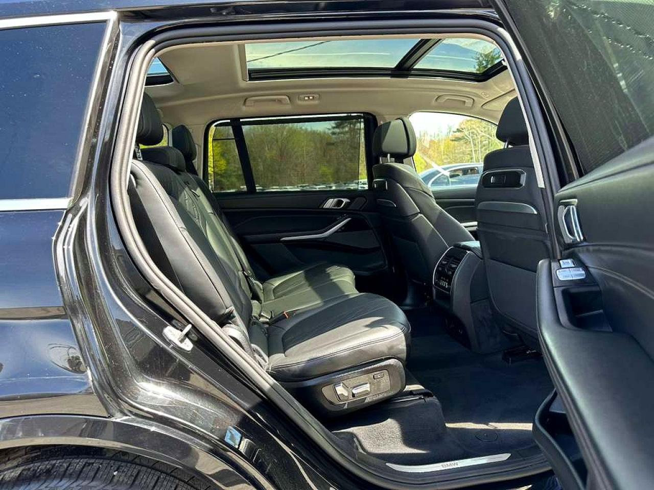 2025 BMW X7 xDrive40I - zdjęcie 7
