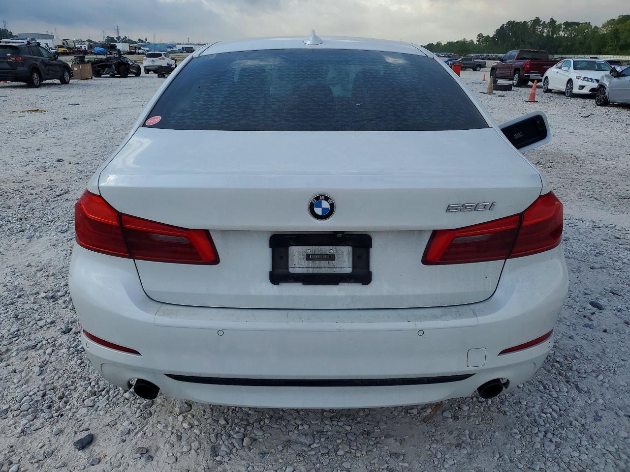 2020 BMW 530 - zdjęcie 6