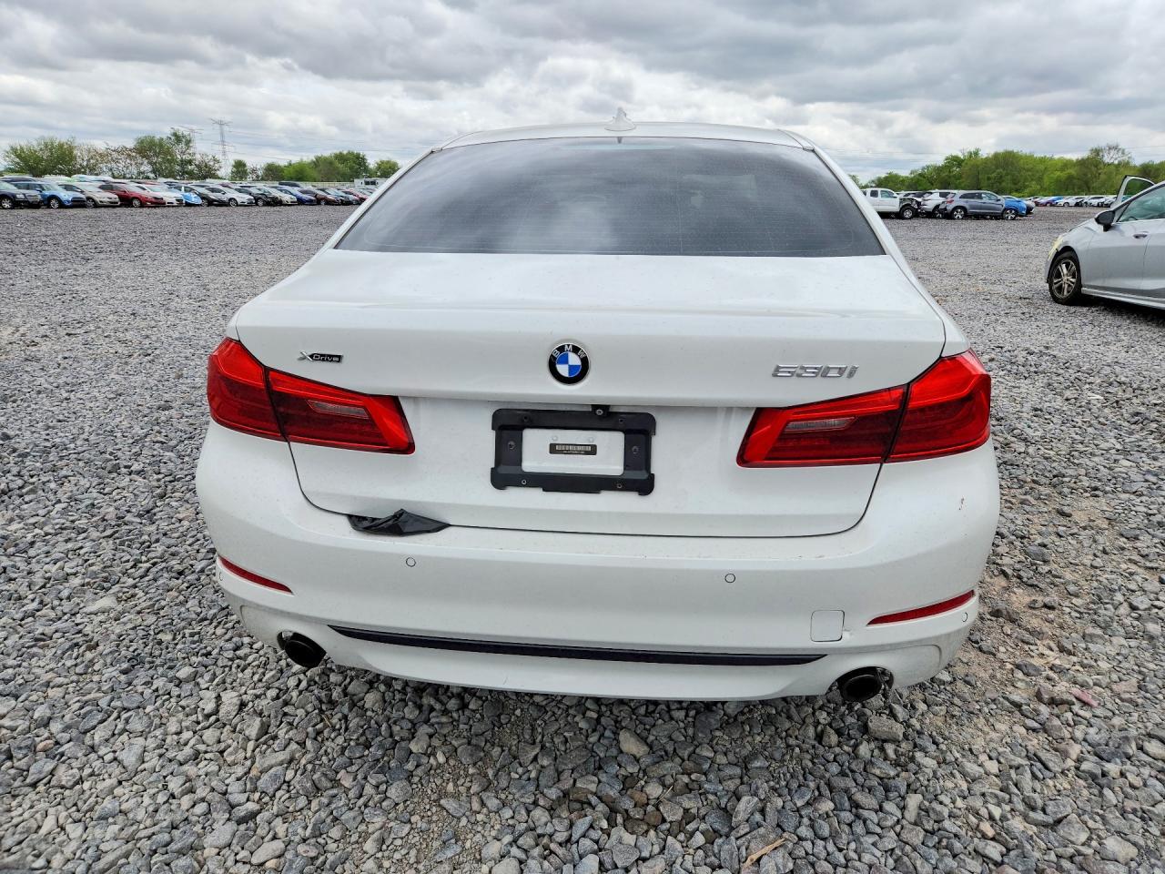 2018 BMW 530 Xi - zdjęcie 6