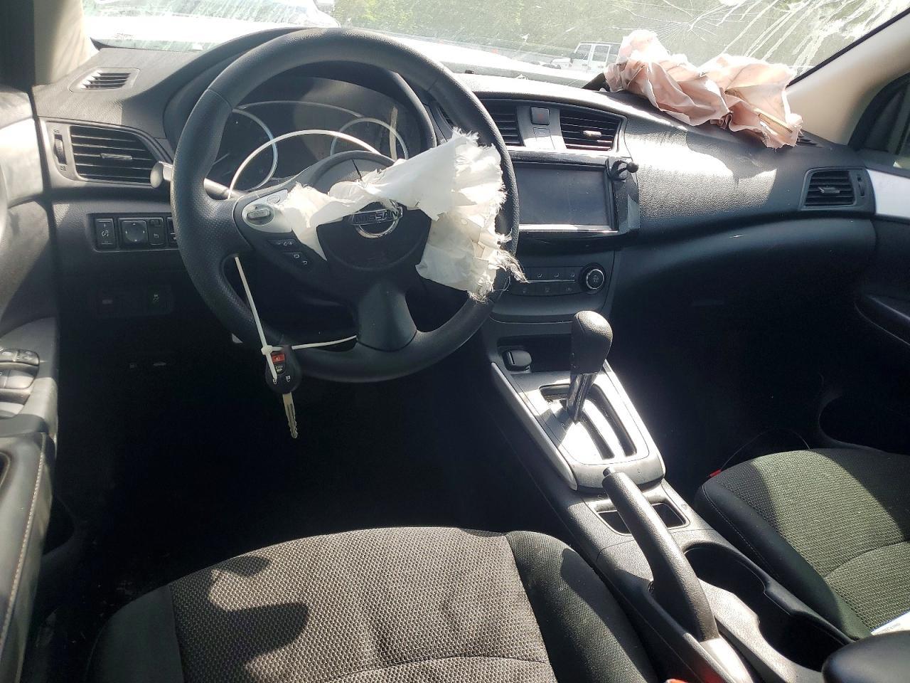 2019 Nissan Sentra S - zdjęcie 8