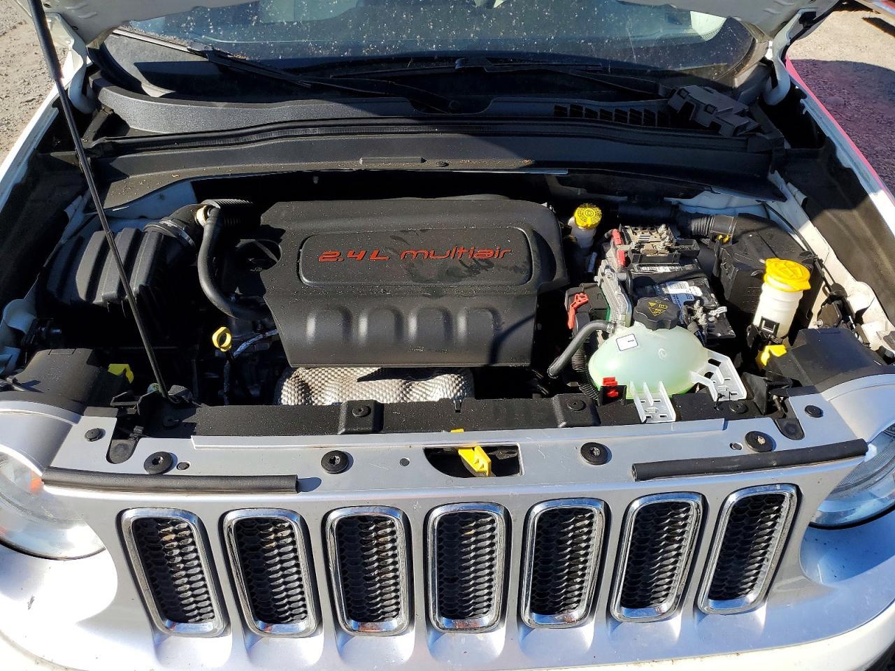 2015 Jeep Renegade Limited - zdjęcie 12
