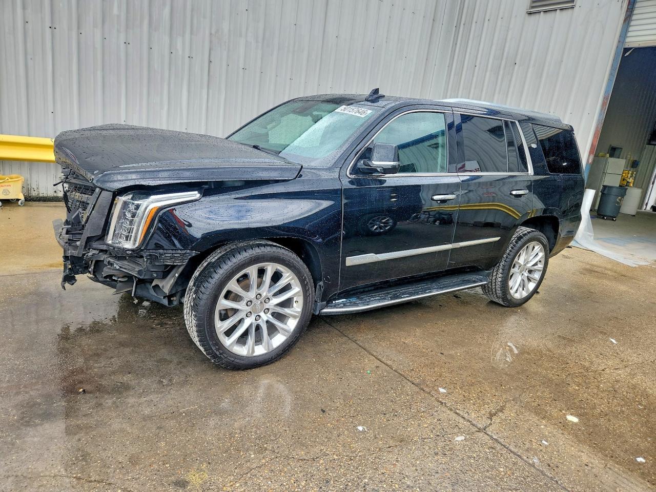 2020 Cadillac Escalade Luxury - zdjęcie główne