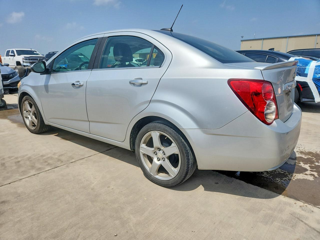 2015 Chevrolet Sonic Ltz - zdjęcie 2