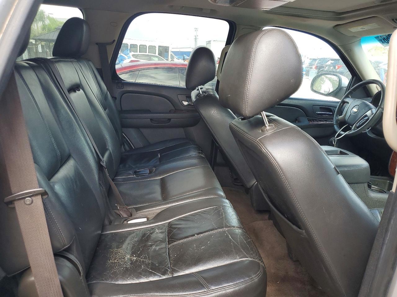 2014 Chevrolet Tahoe C1500 Lt - zdjęcie 11