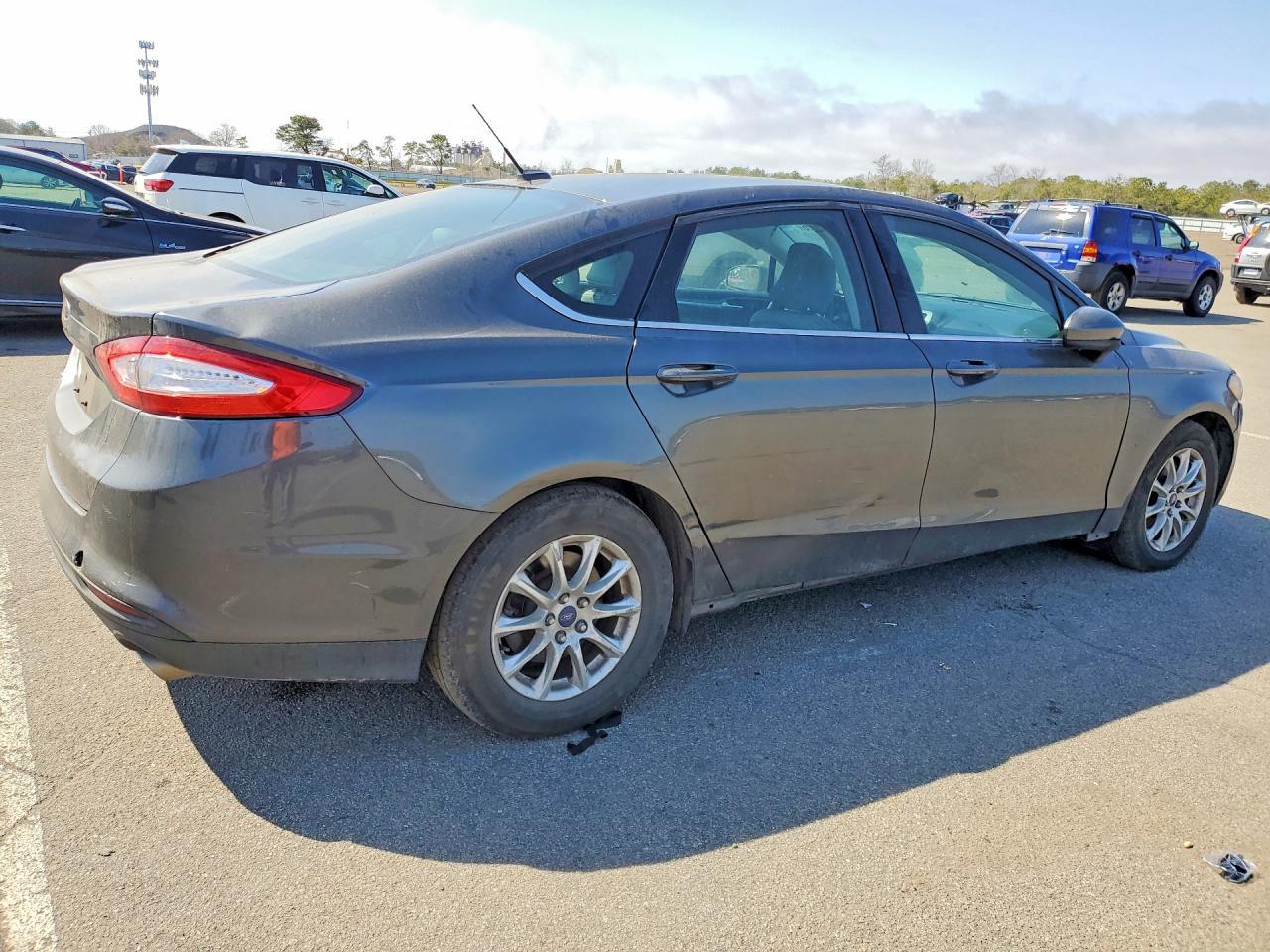 2015 Ford Fusion S - zdjęcie 3