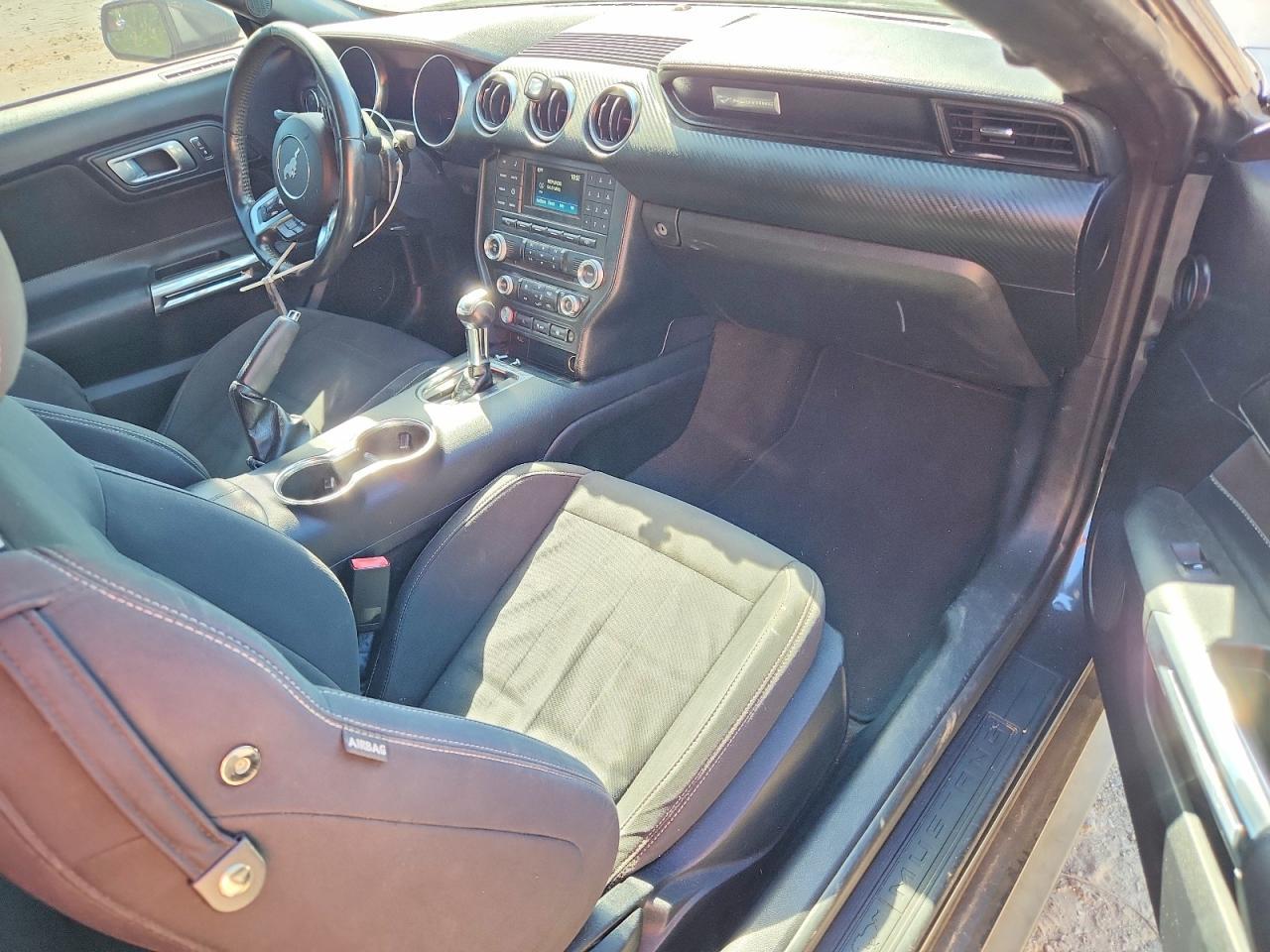 2018 Ford Mustang - zdjęcie 8