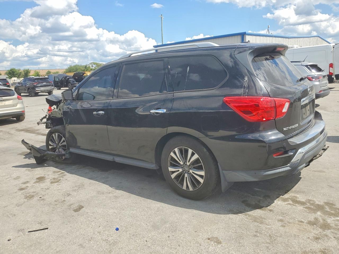 2017 Nissan Pathfinder Sl - zdjęcie 2