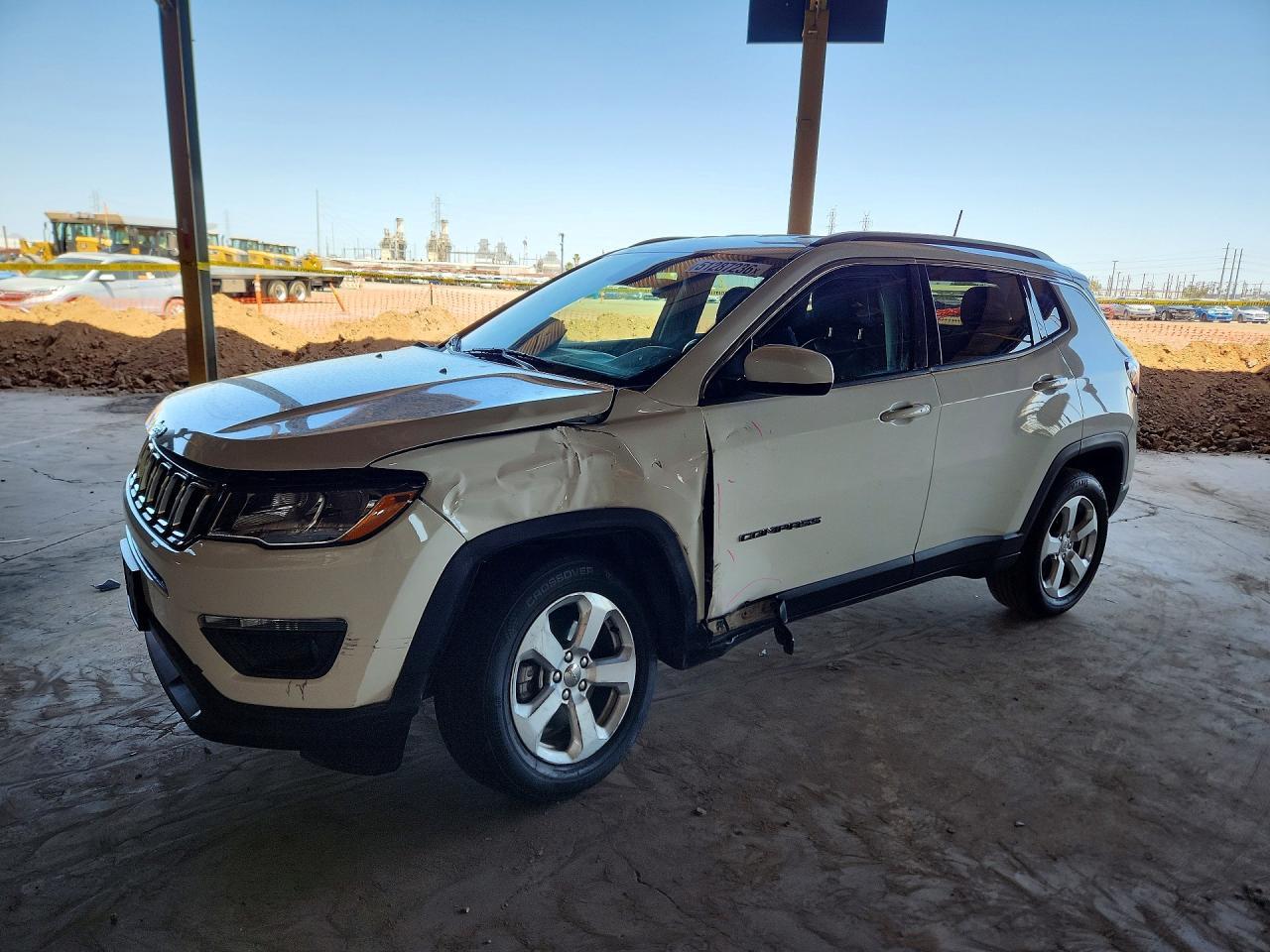 2020 Jeep Compass Latitude - zdjęcie główne