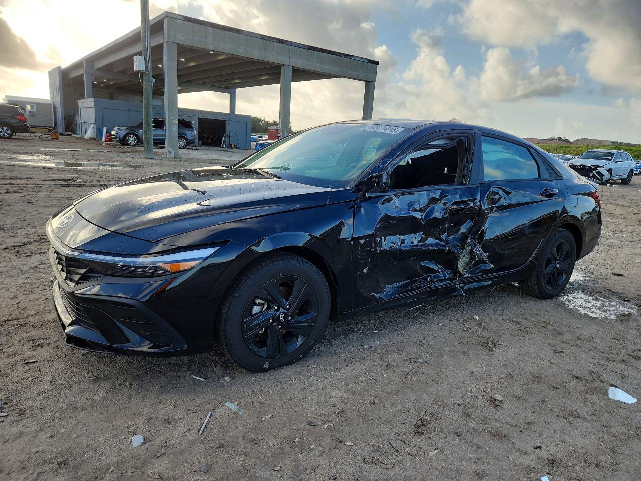 2025 Hyundai Elantra Sel Sport - zdjęcie główne