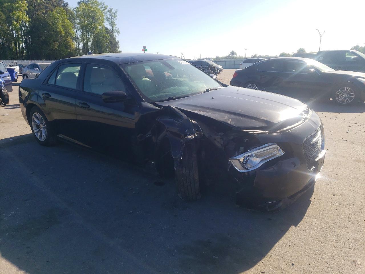 2016 Chrysler 300 Limited - zdjęcie 4