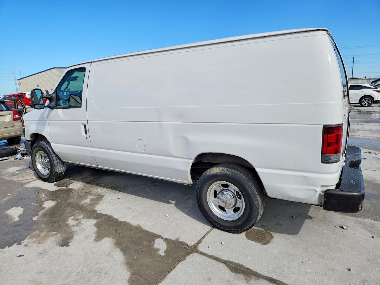 2013 Ford Econoline E250 Van - zdjęcie 2