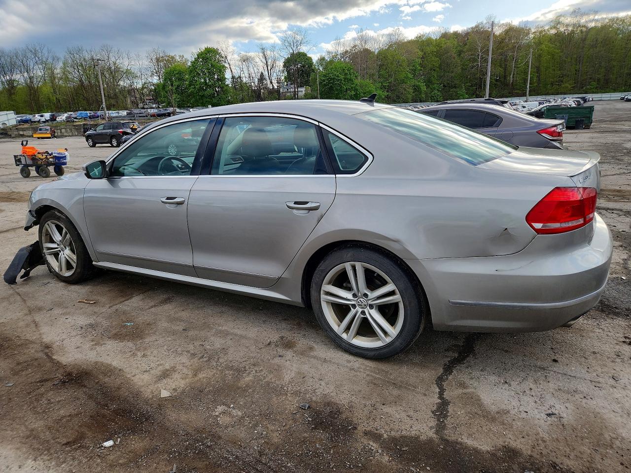 2013 Volkswagen Passat Sel - zdjęcie 2