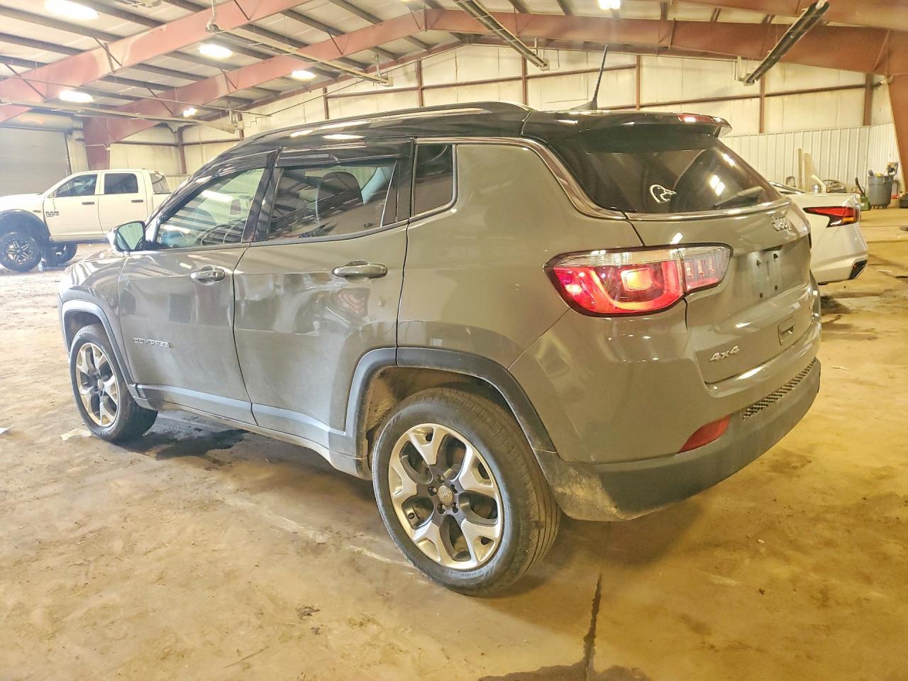 2020 Jeep Compass Limited - zdjęcie 2