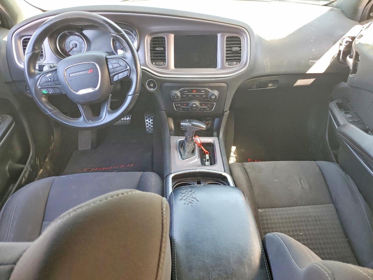 2019 Dodge Charger R - zdjęcie 8