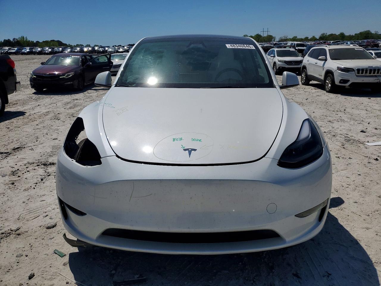 2024 Tesla Model Y - zdjęcie 5