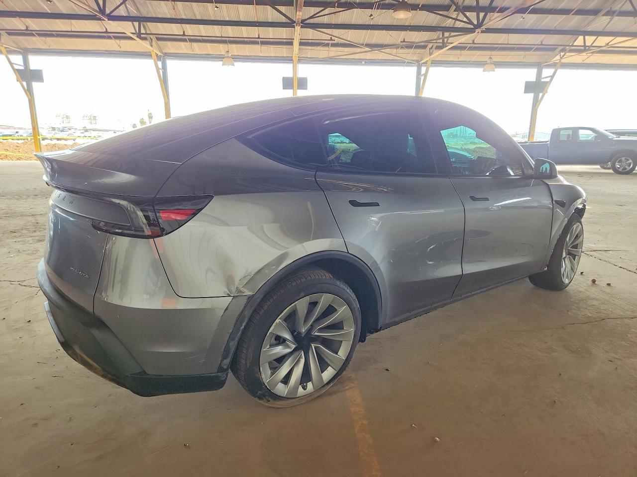 2026 Tesla Model Y - zdjęcie 3