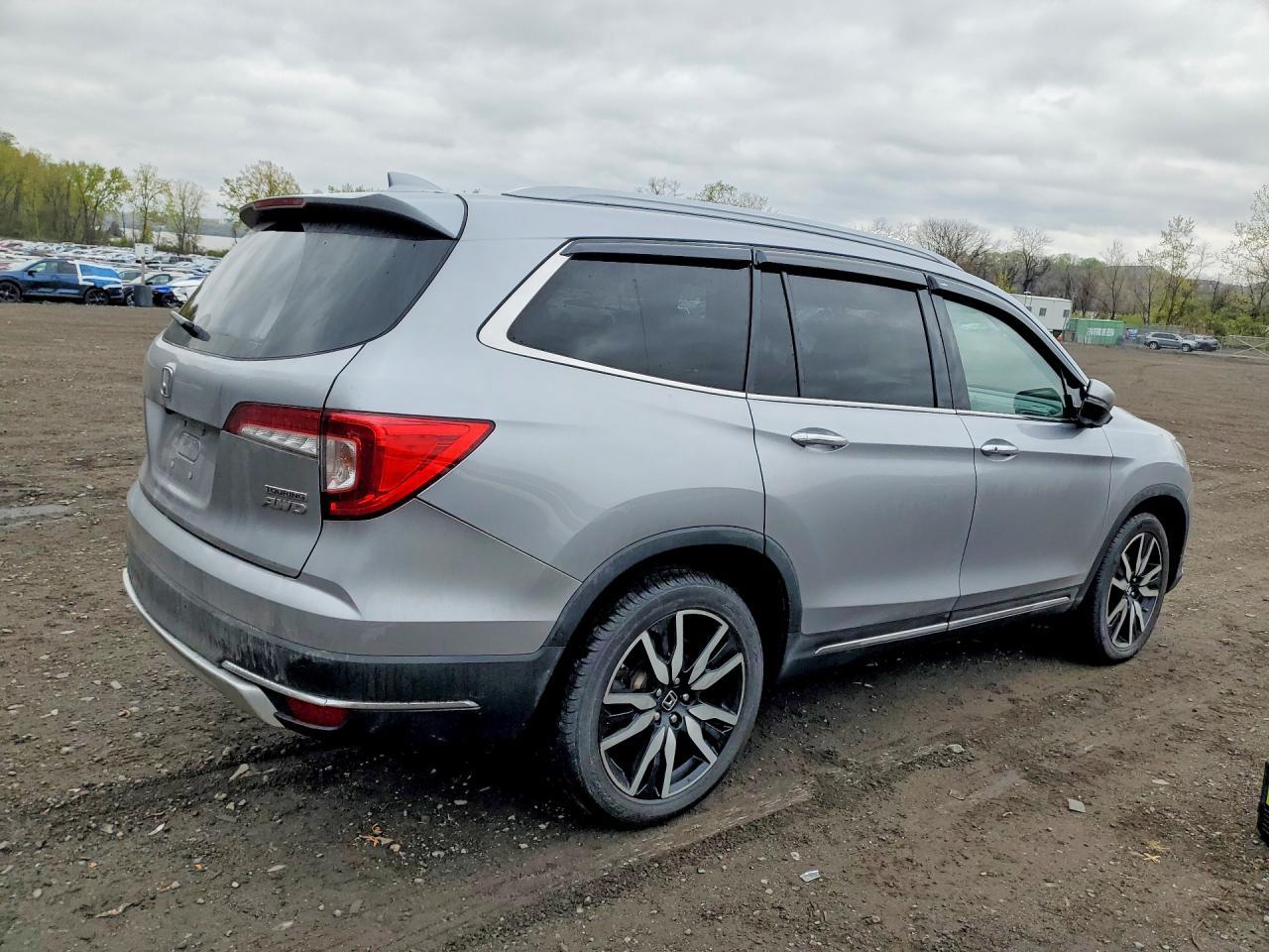 2022 Honda Pilot Touring - zdjęcie 3