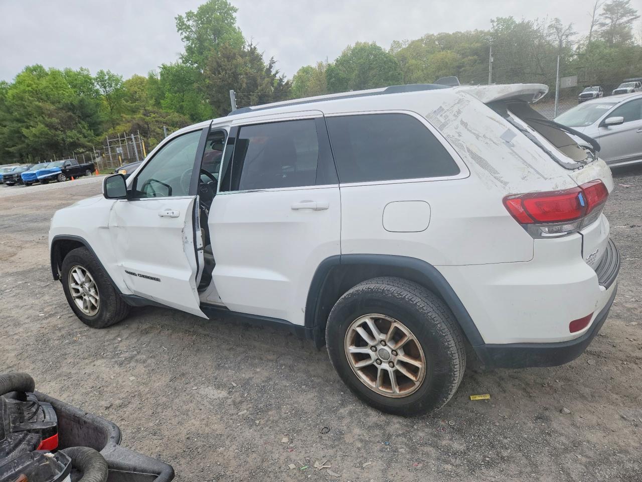 2020 Jeep Grand Cherokee Laredo - zdjęcie 2