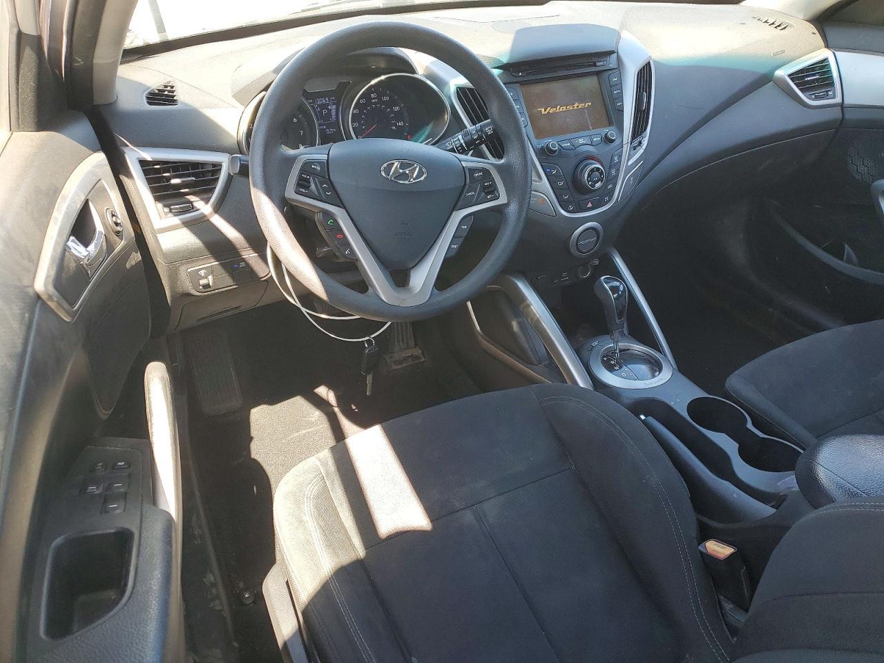 2015 Hyundai Veloster Base - zdjęcie 8
