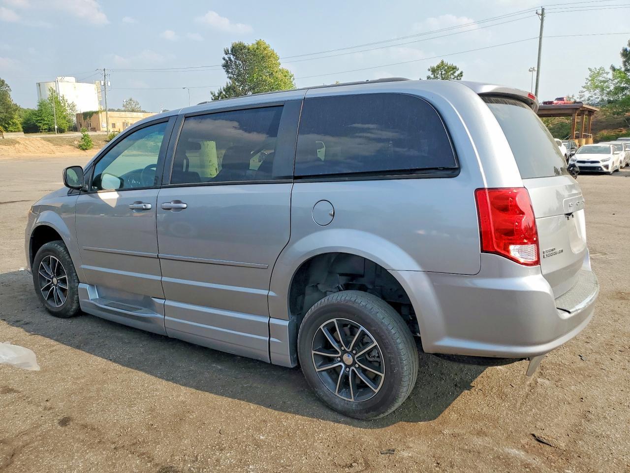 2017 Dodge Grand Caravan Gt - zdjęcie 2