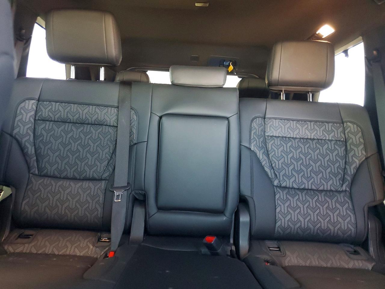 2025 Toyota Sequoia Limited - zdjęcie 10