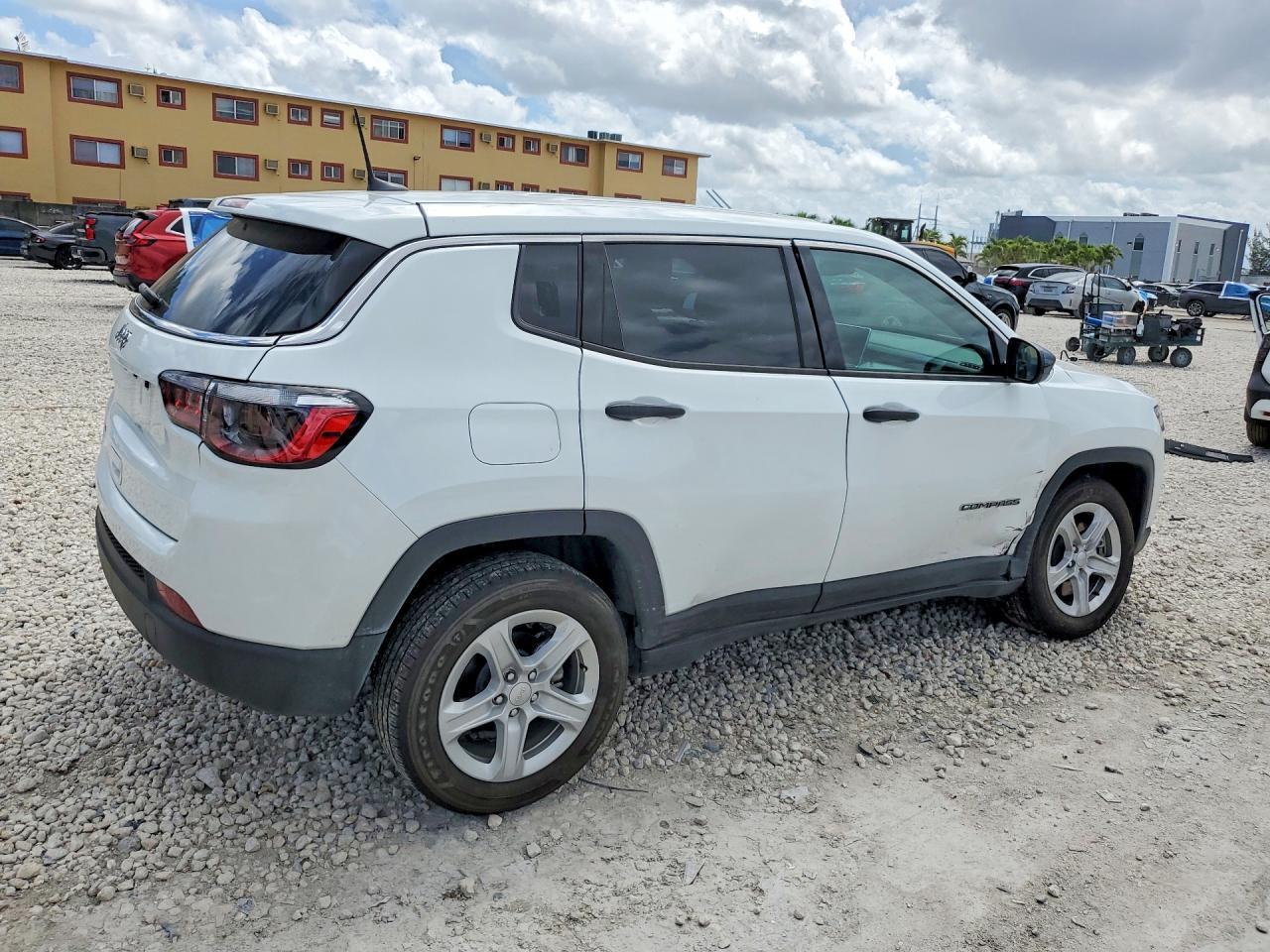2023 Jeep Compass Sport - zdjęcie 3