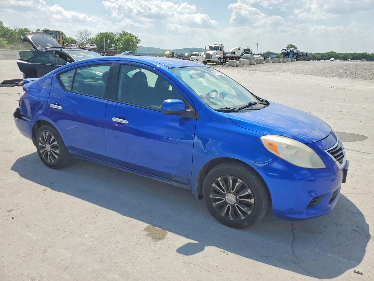 2014 Nissan Versa - zdjęcie 4