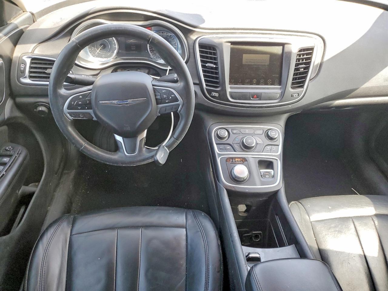 2015 Chrysler 200 Limited - zdjęcie 8
