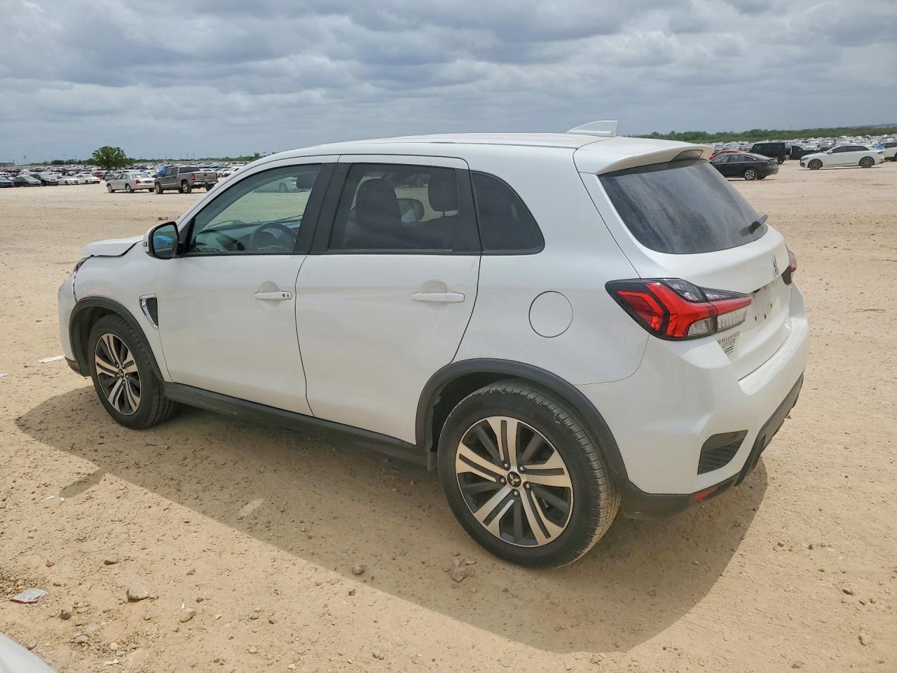 2021 Mitsubishi Outlander Sport Se - zdjęcie 2