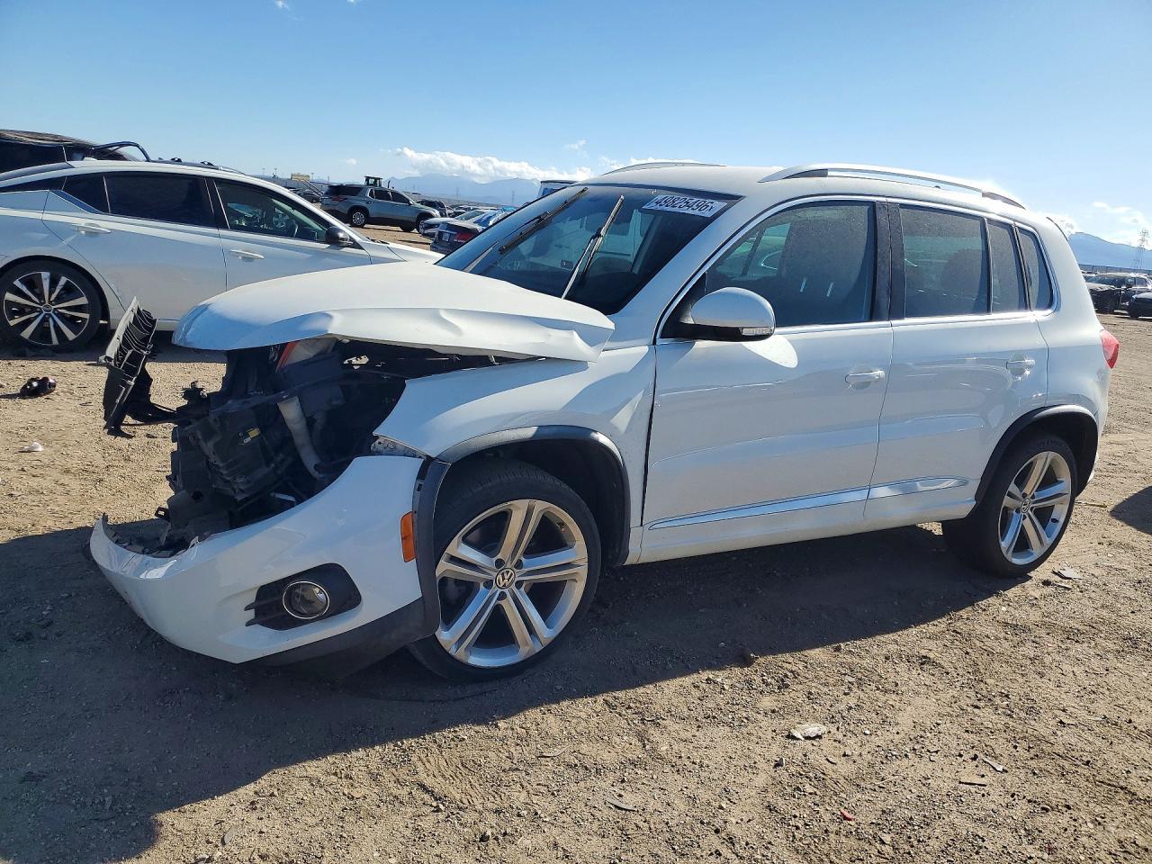 2016 Volkswagen Tiguan S - zdjęcie główne