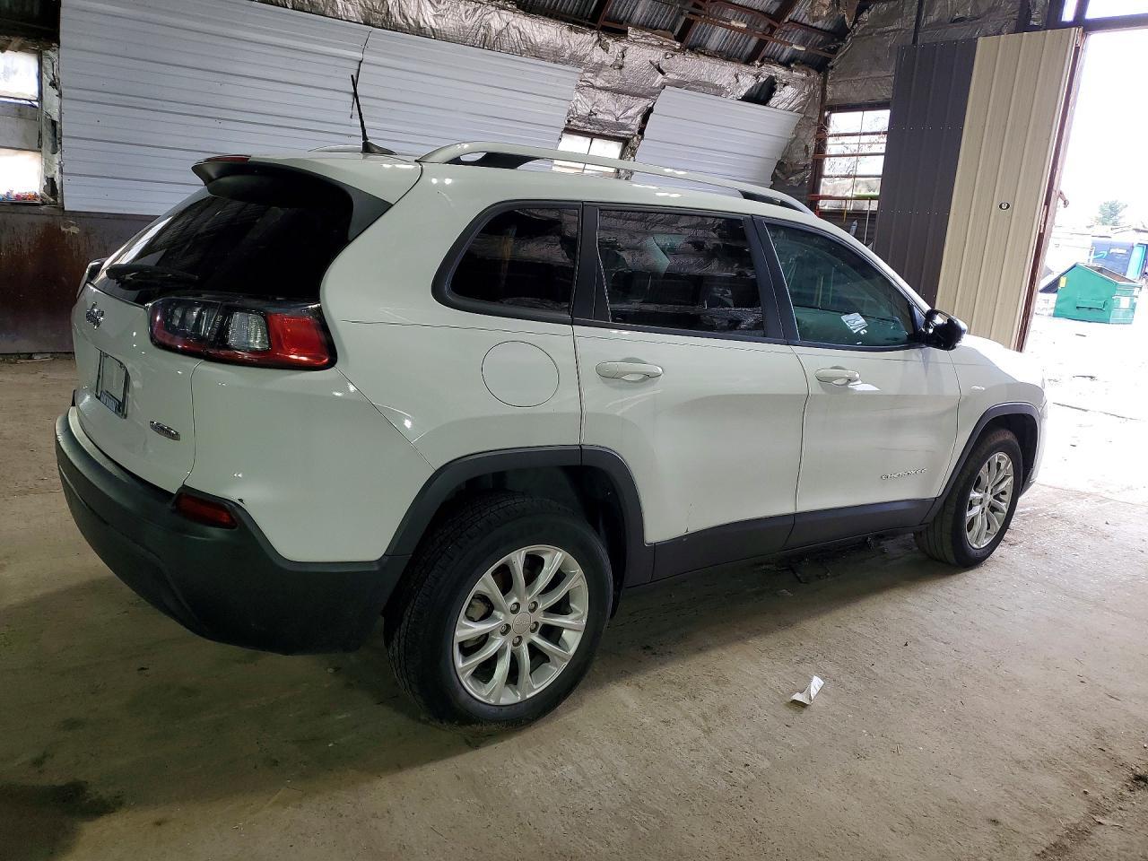 2021 Jeep Cherokee Latitude - zdjęcie 3