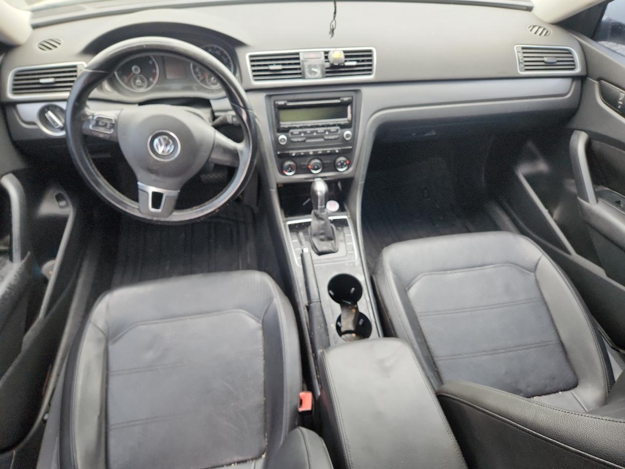 2015 Volkswagen Passat S - zdjęcie 8