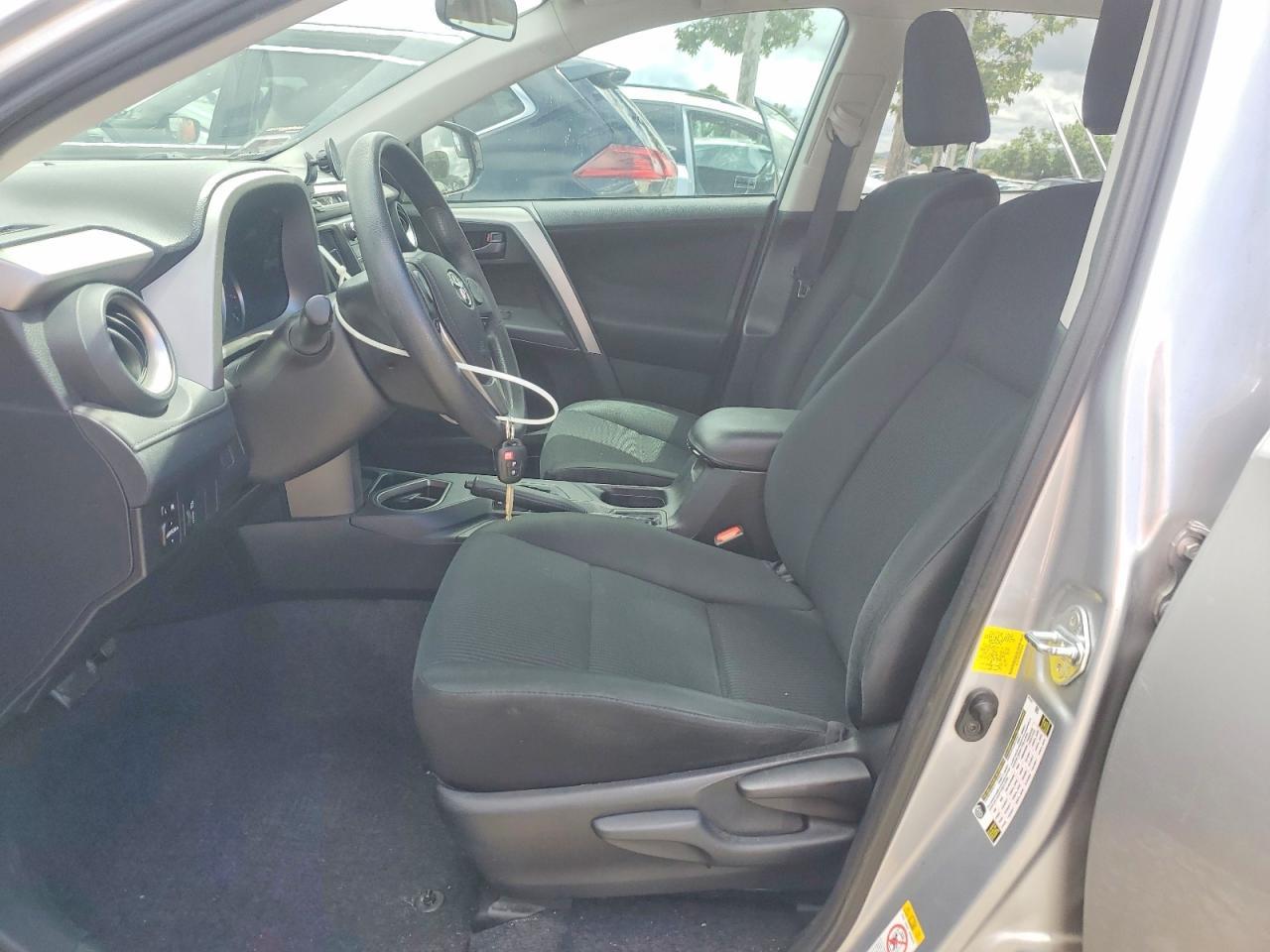 2016 Toyota Rav4 Le - zdjęcie 7