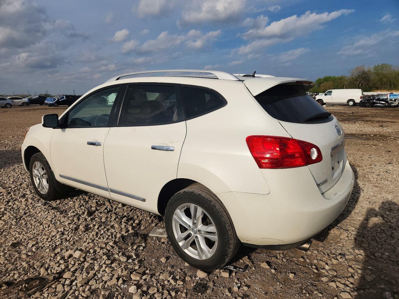 2013 Nissan Rogue S - zdjęcie 2