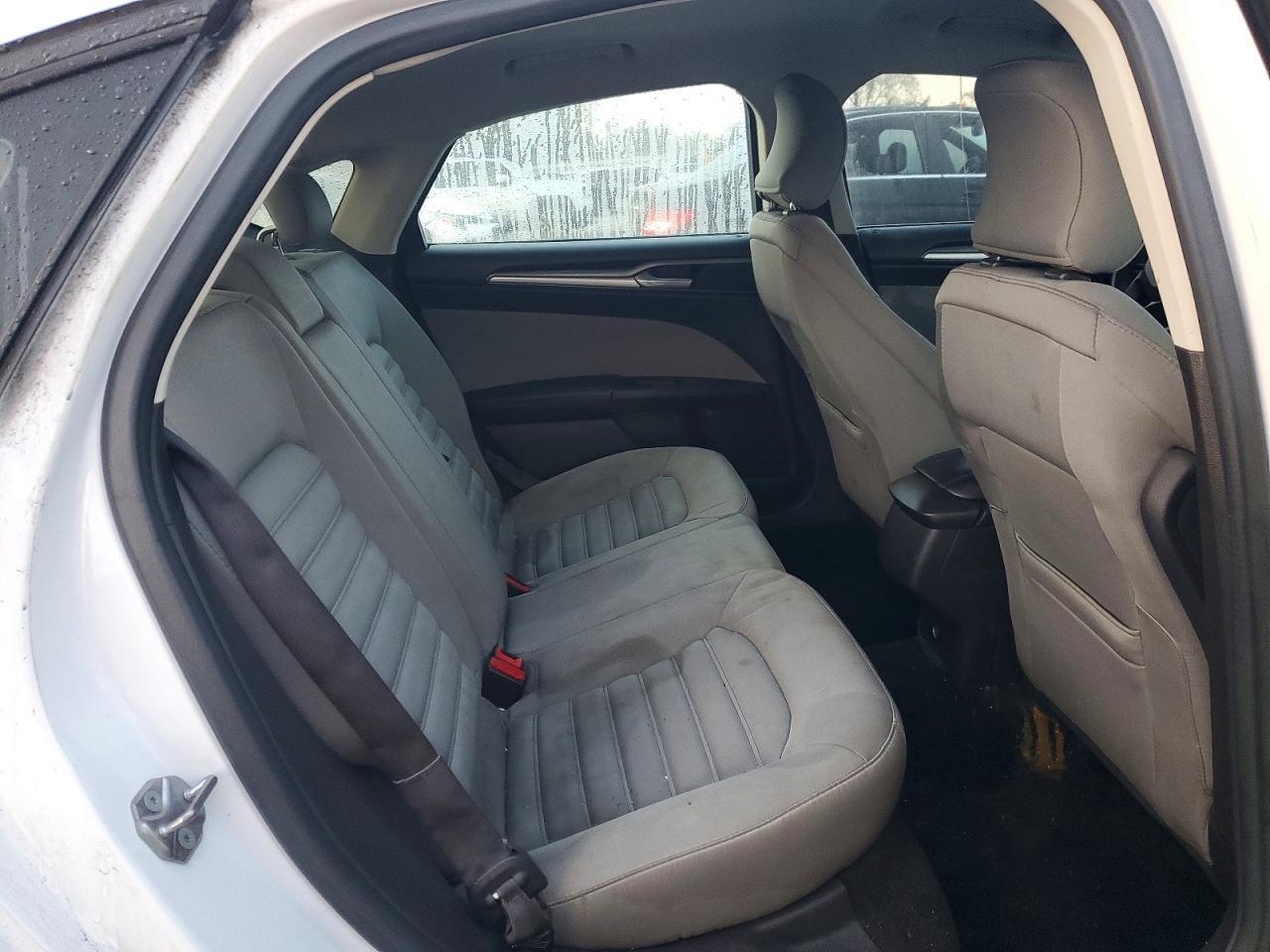 2015 Ford Fusion S Hybrid - zdjęcie 10