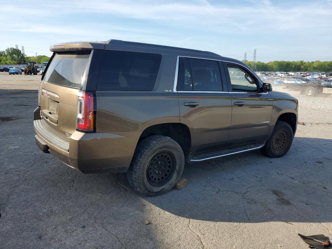 2016 GMC Yukon Sle - zdjęcie 3