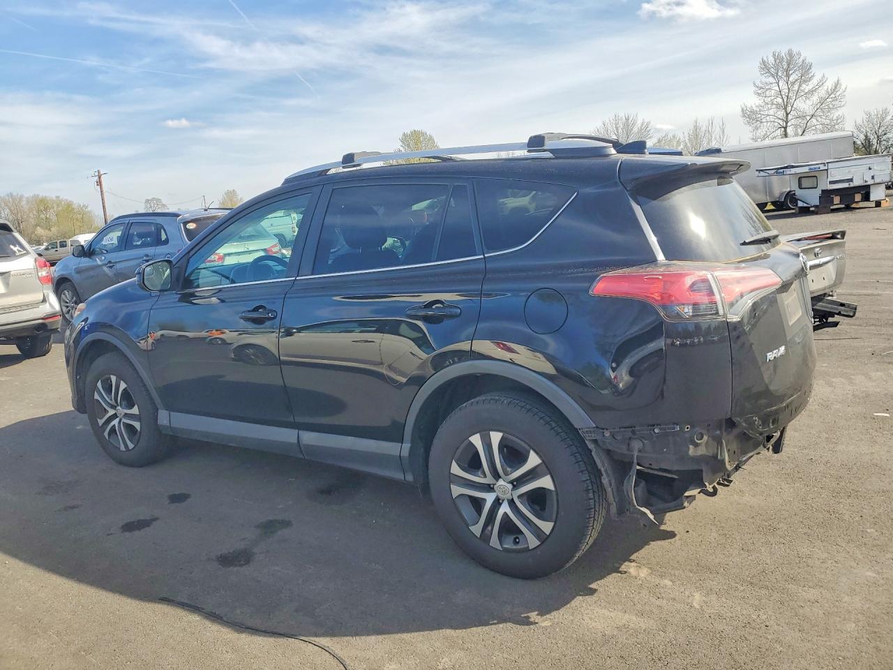 2016 Toyota Rav4 Le - zdjęcie 2