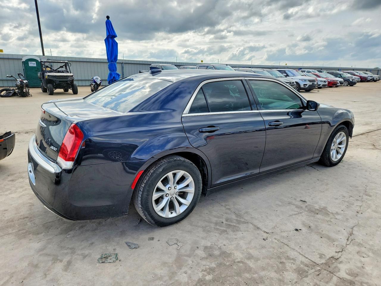 2015 Chrysler 300 Limited - zdjęcie 3