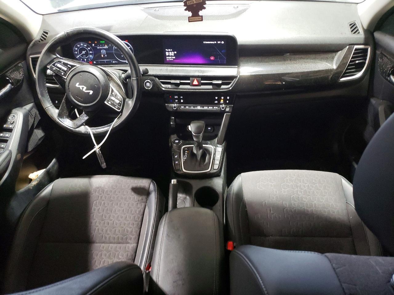 2024 Kia Seltos S - zdjęcie 8
