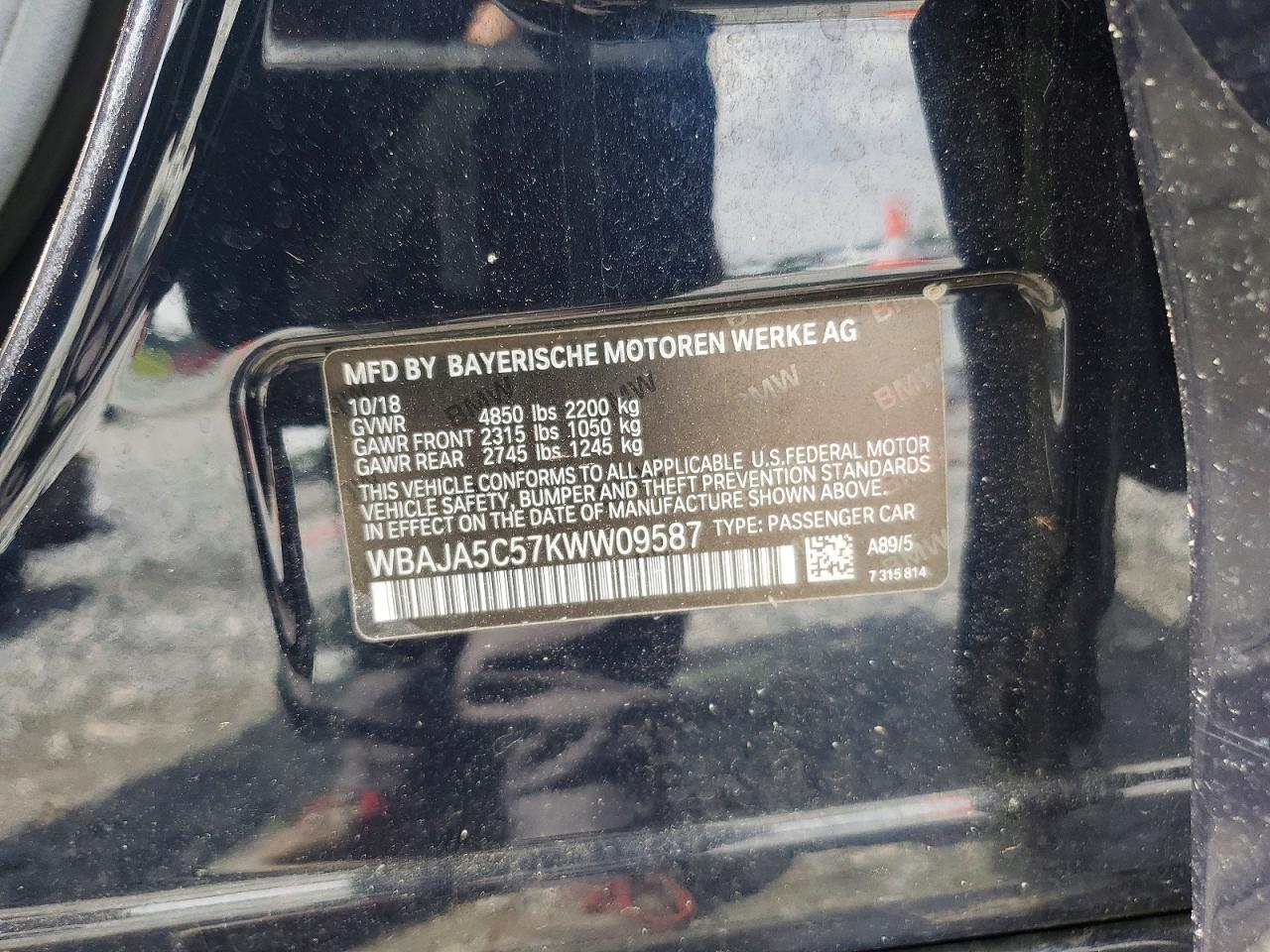 2019 BMW 530 I - zdjęcie 13