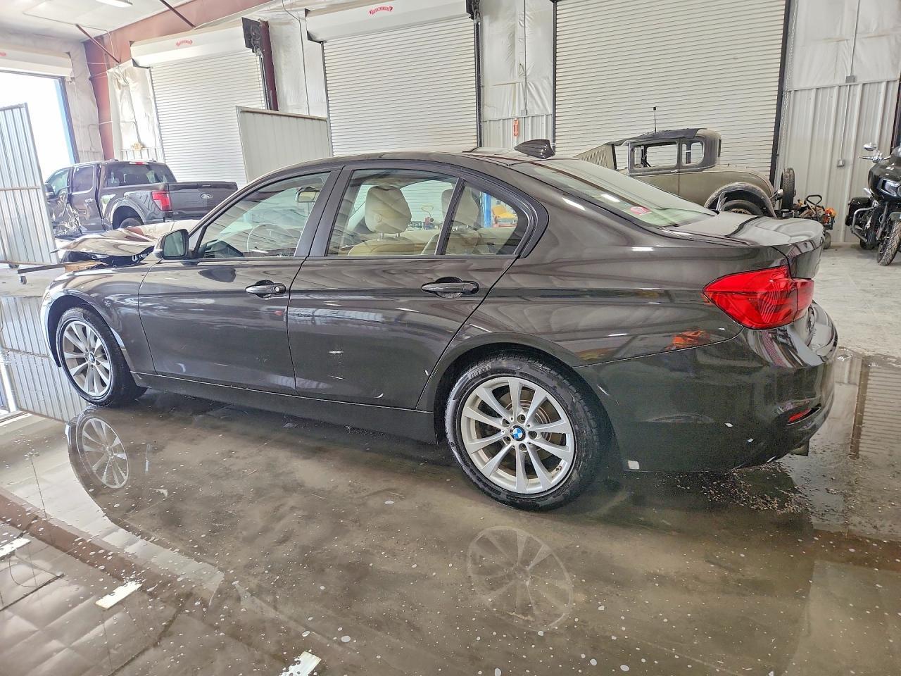 2016 BMW 320 I - zdjęcie 2