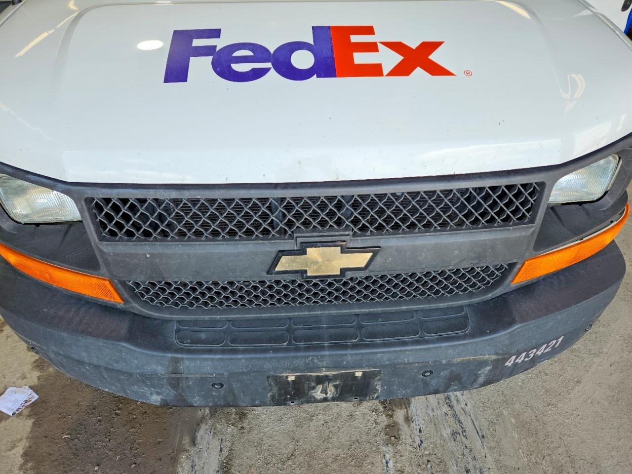 2015 Chevrolet Express G2500 - zdjęcie 12